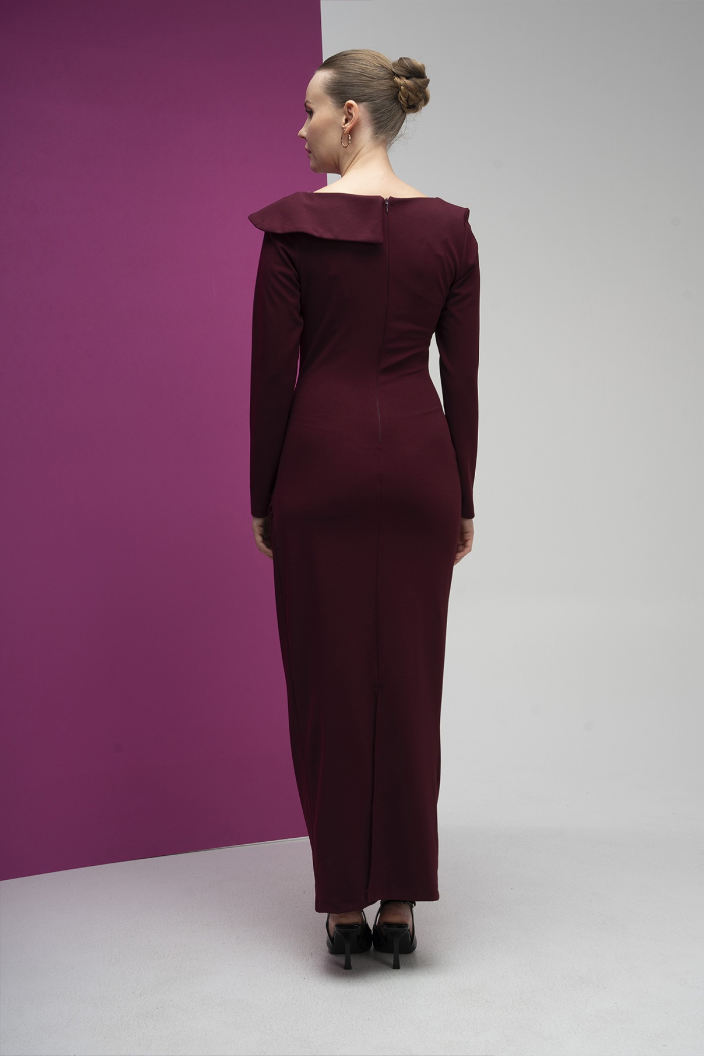 Brooch Detailed One Shoulder Scuba Crepe Dress