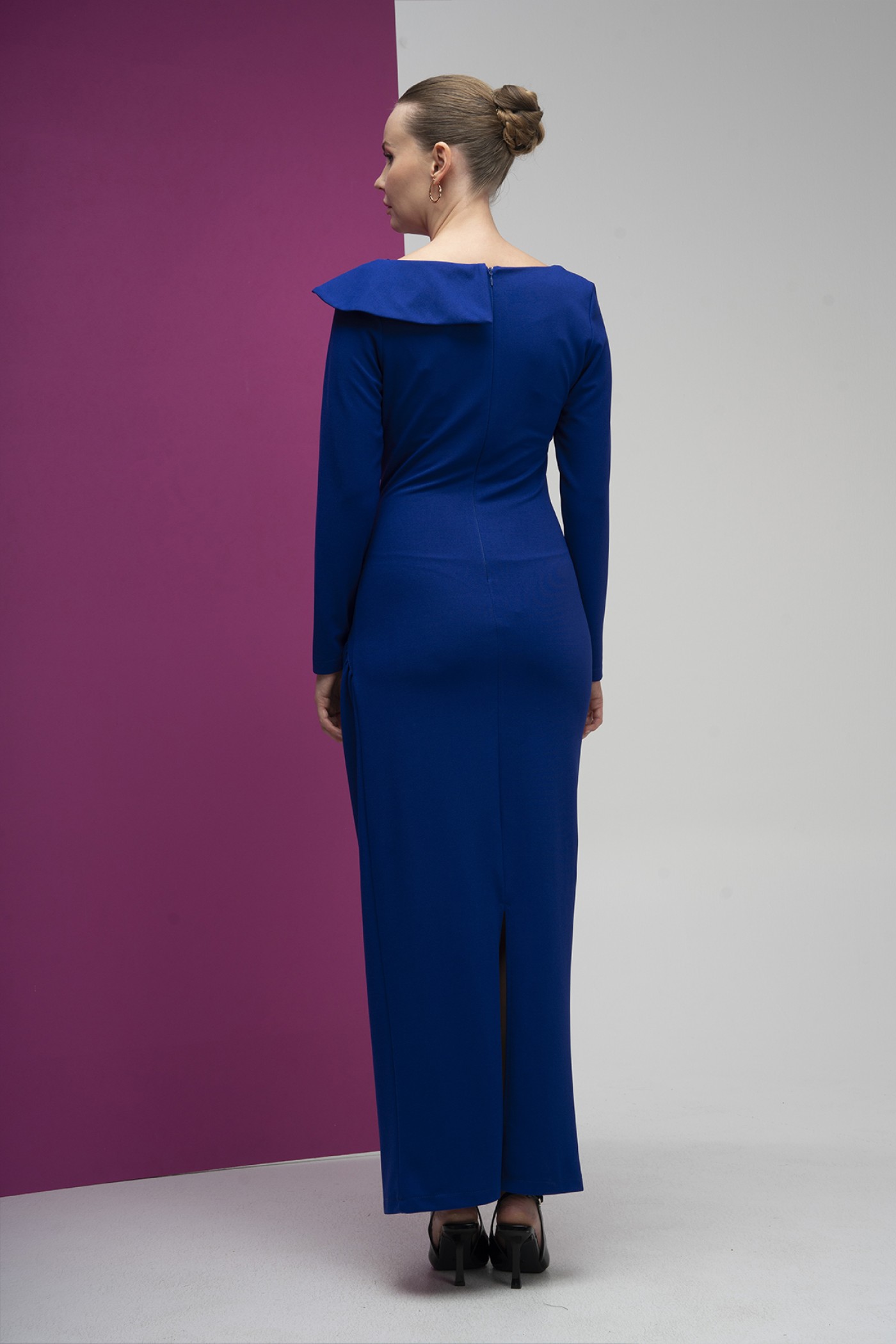 Brooch Detailed One Shoulder Scuba Crepe Dress