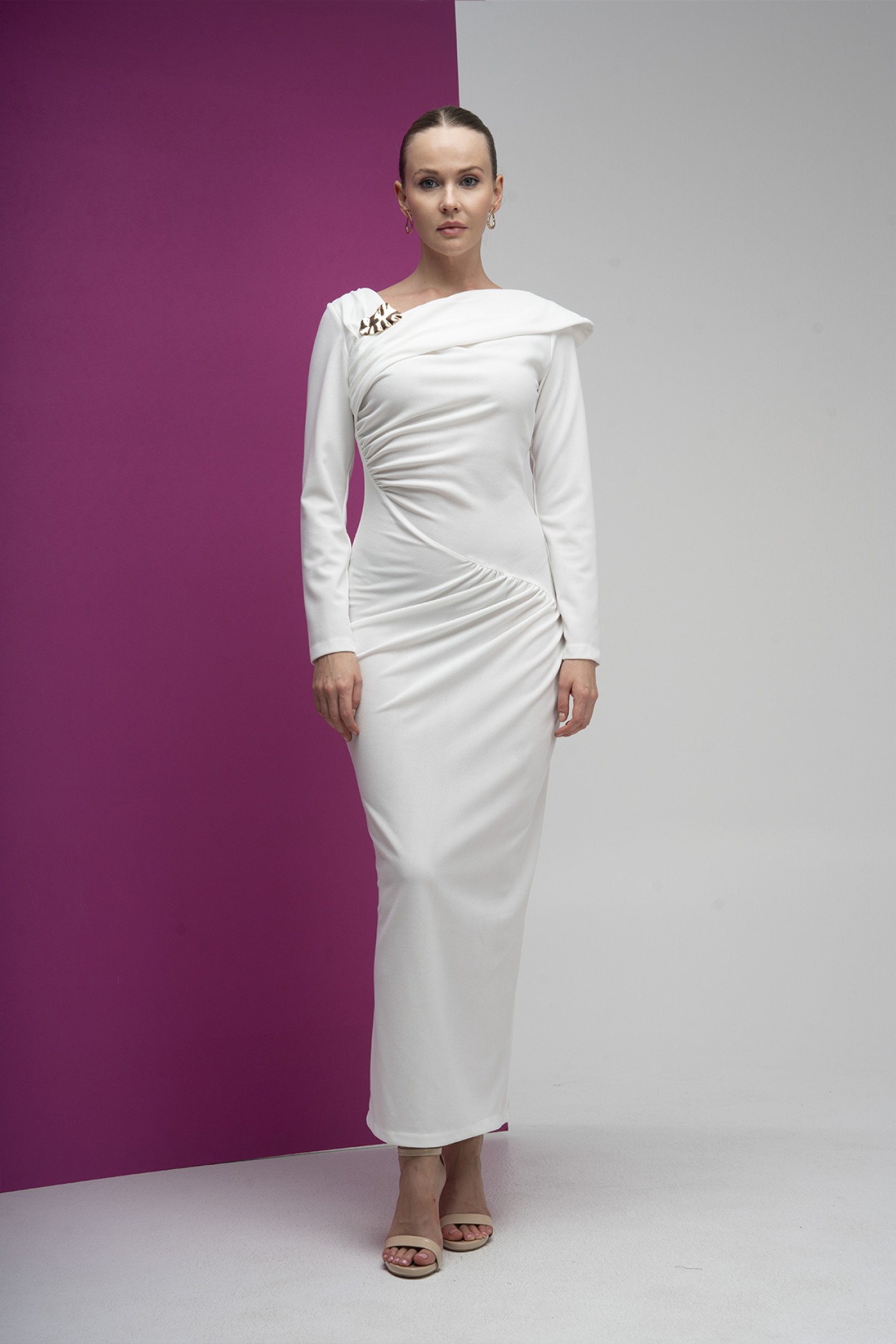 Brooch Detailed One Shoulder Scuba Crepe Dress
