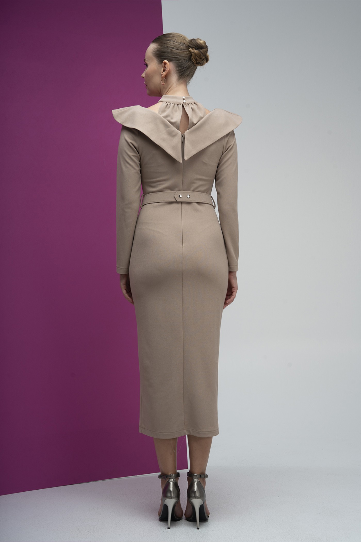 High Neck Shoulder Detailed Buckle Belt Scuba Crepe Dress High Neck Shoulder Detailed Buckle Belt Scuba Crepe Dress