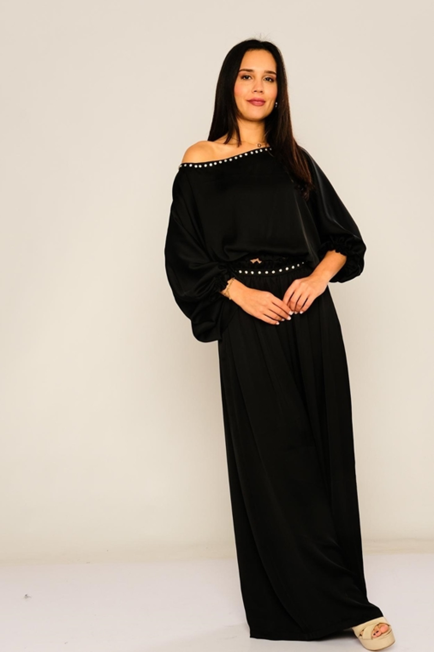 Large Size Stone Embroidered Blouse and Trousers Set Large Size Stone Embroidered Blouse and Trousers Set