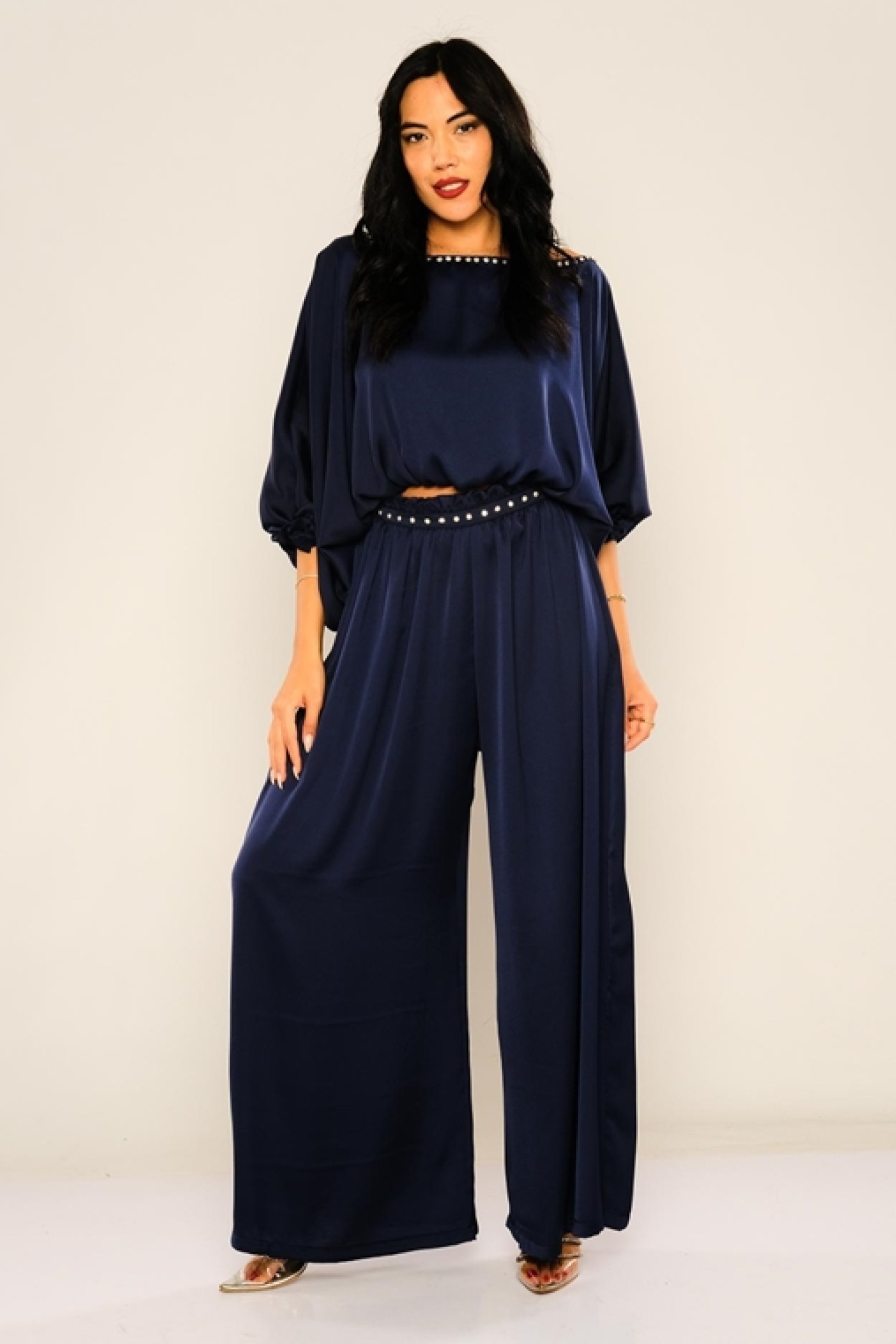 Large Size Stone Embroidered Blouse and Trousers Set Large Size Stone Embroidered Blouse and Trousers Set