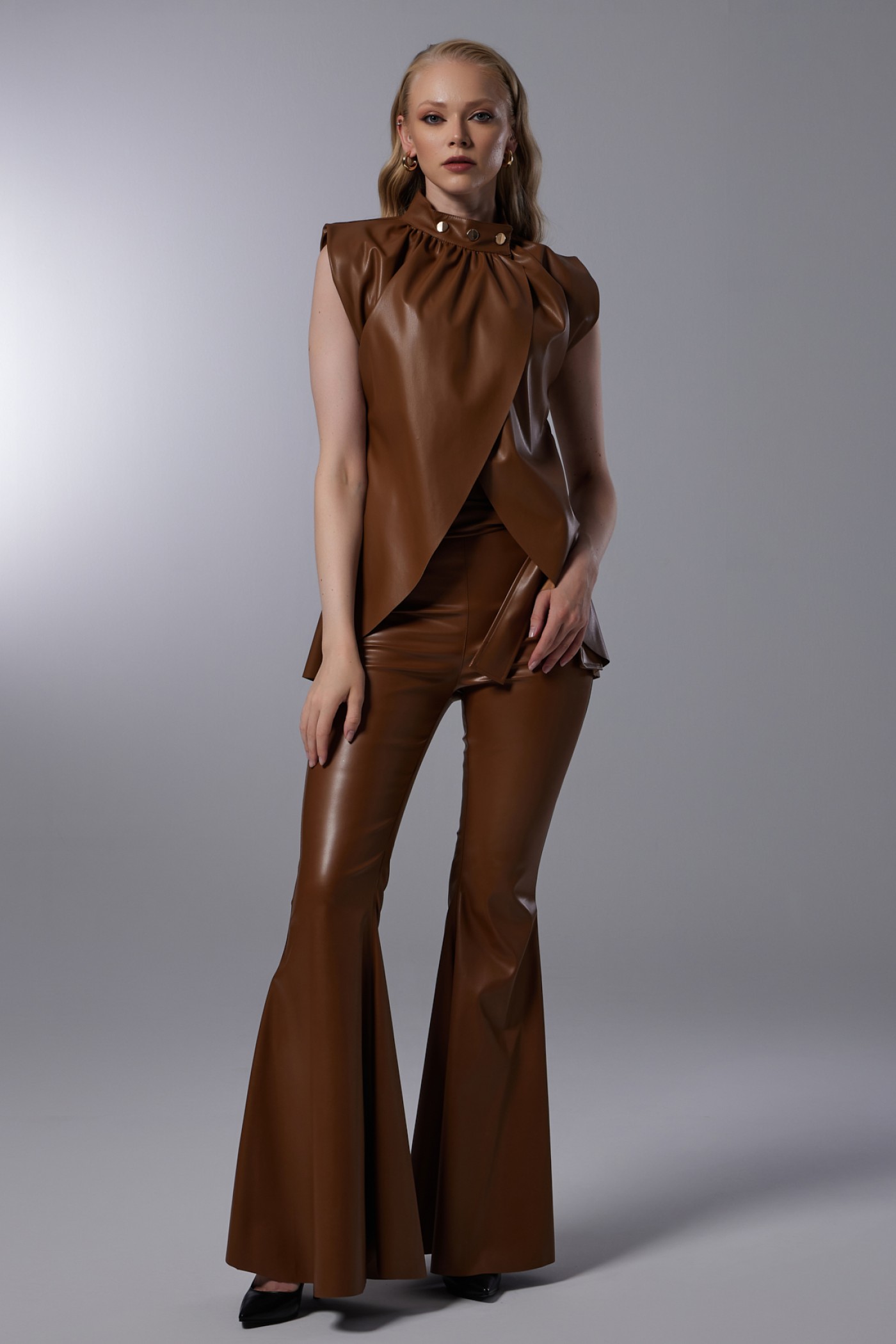 Sleeveless Stand Collar Leather Blouse