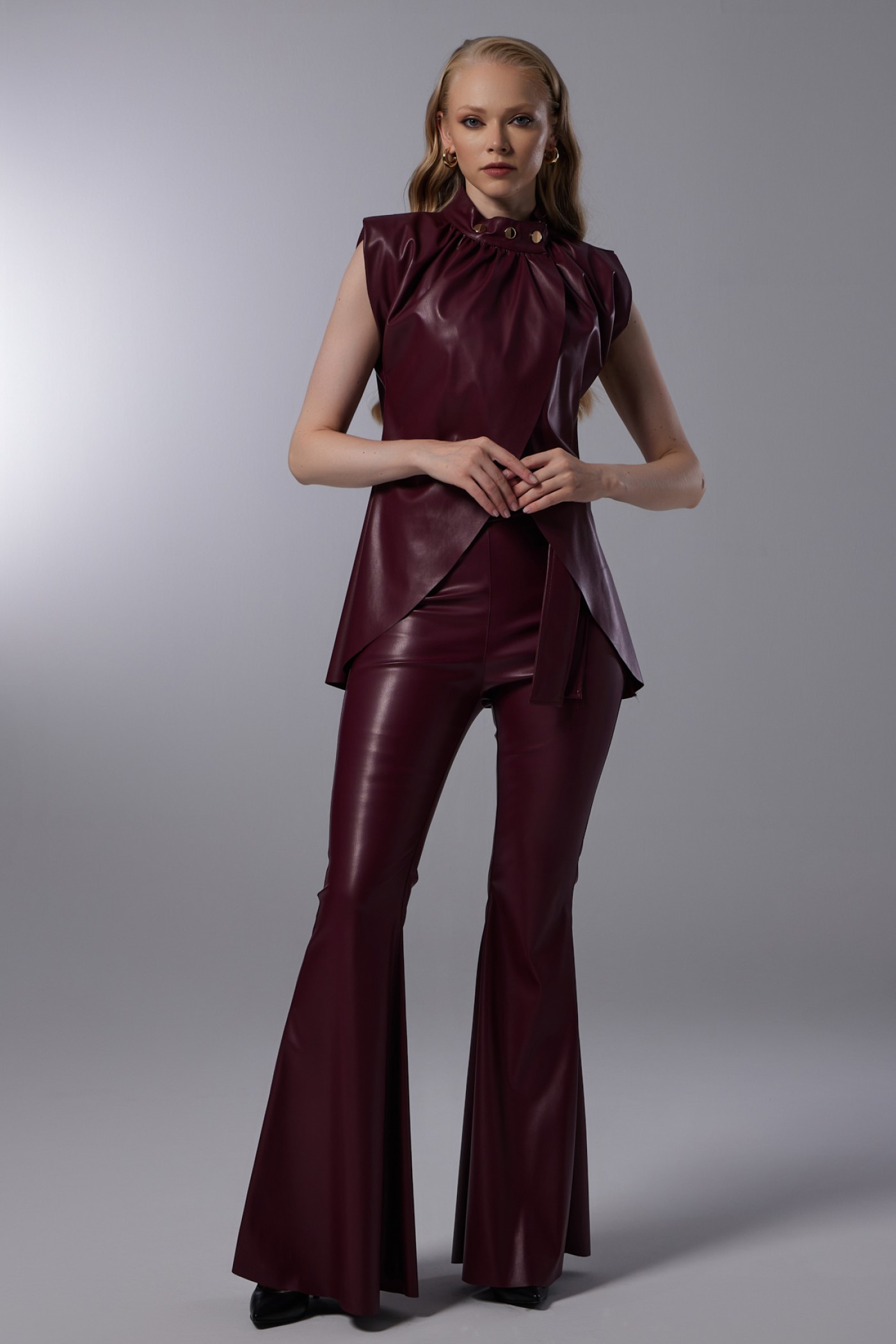 Sleeveless Stand Collar Leather Blouse