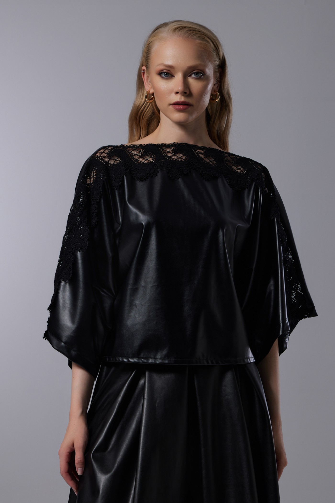 Lace Detailed Bat Sleeve Blouse