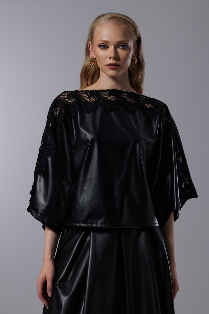 Lace Detailed Bat Sleeve Blouse